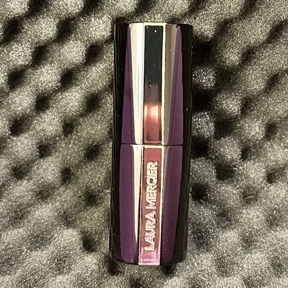 Laura Mercier Caviar Smoothing Matte Lipstick - Picture 9 of 10